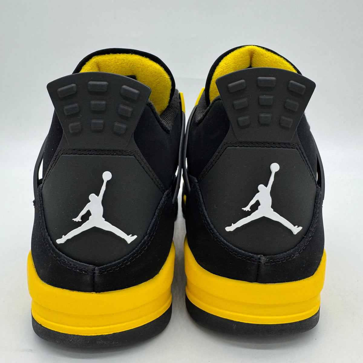 Jordan 4 Thunder (2023)