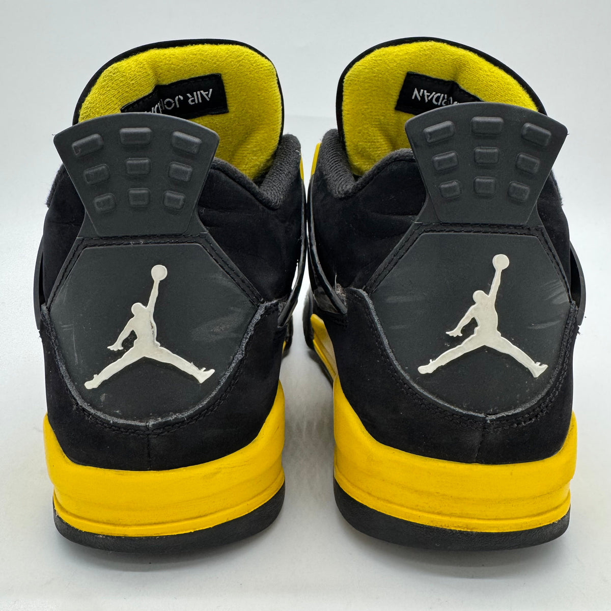 Jordan 4 Thunder (2023)