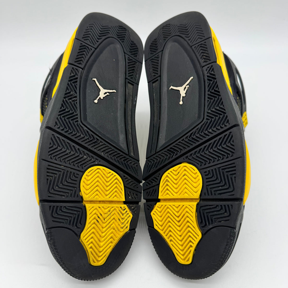 Jordan 4 Thunder (2023)