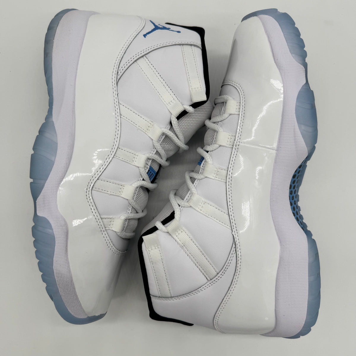 Jordan 11 Legend Blue (2024)