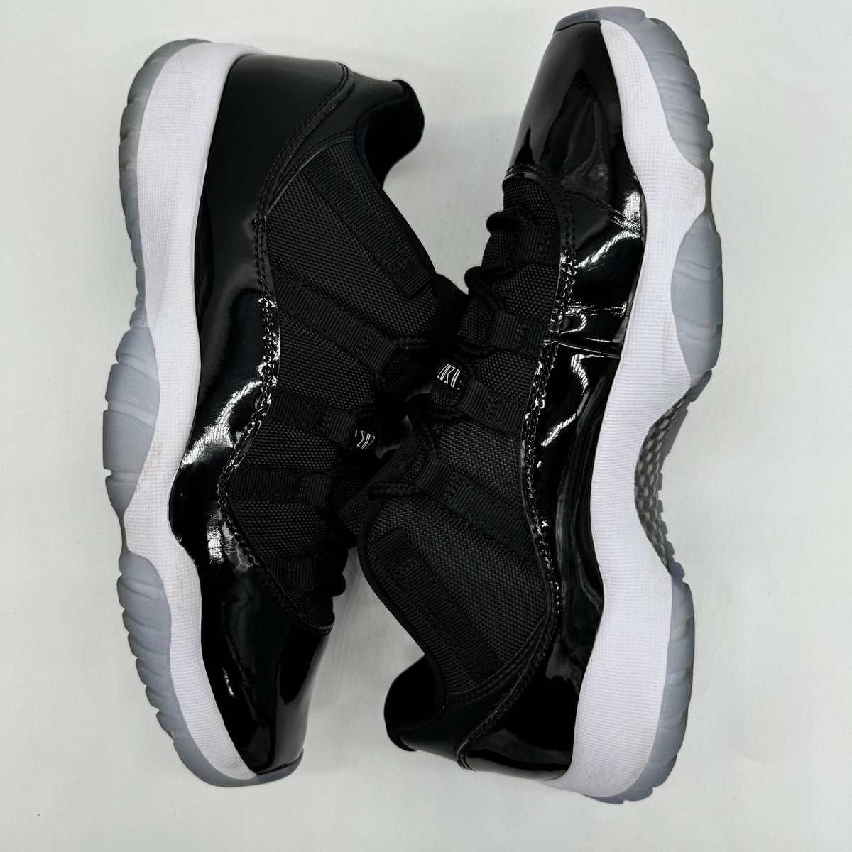Jordan 11 Low Space Jam