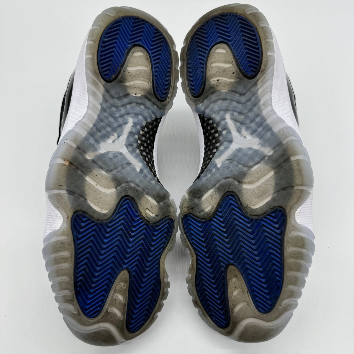 Jordan 11 Low Space Jam