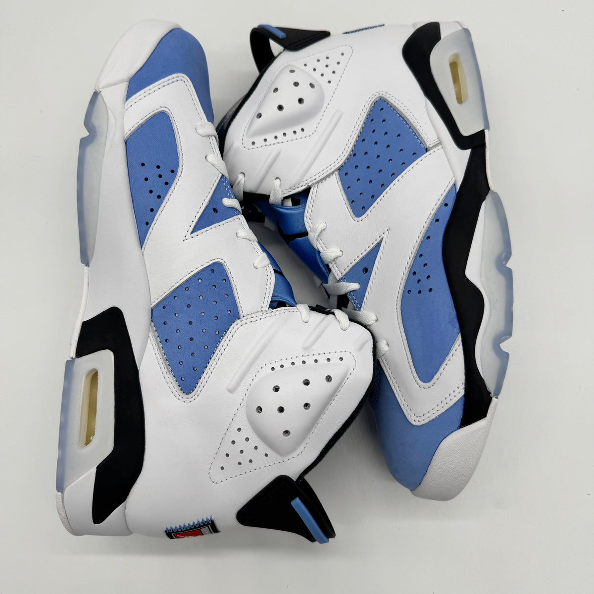 Jordan 6 UNC White