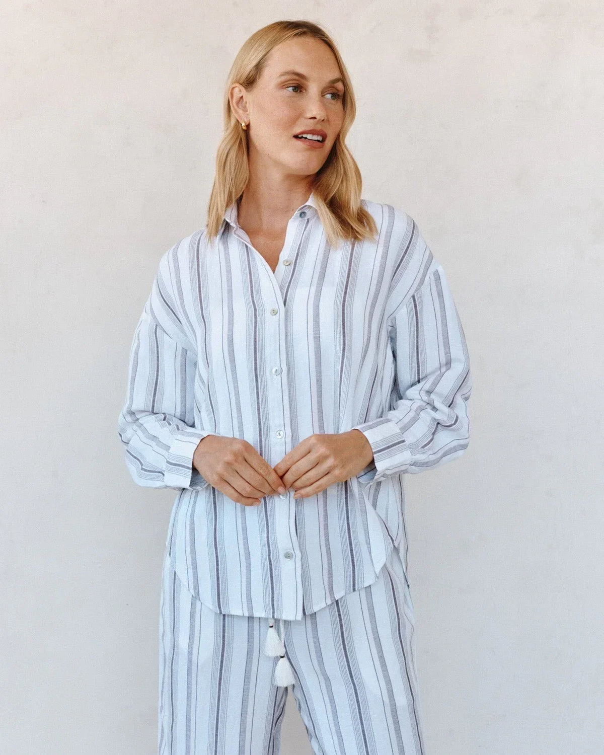 OVERSIZED CLEAN SHIRT