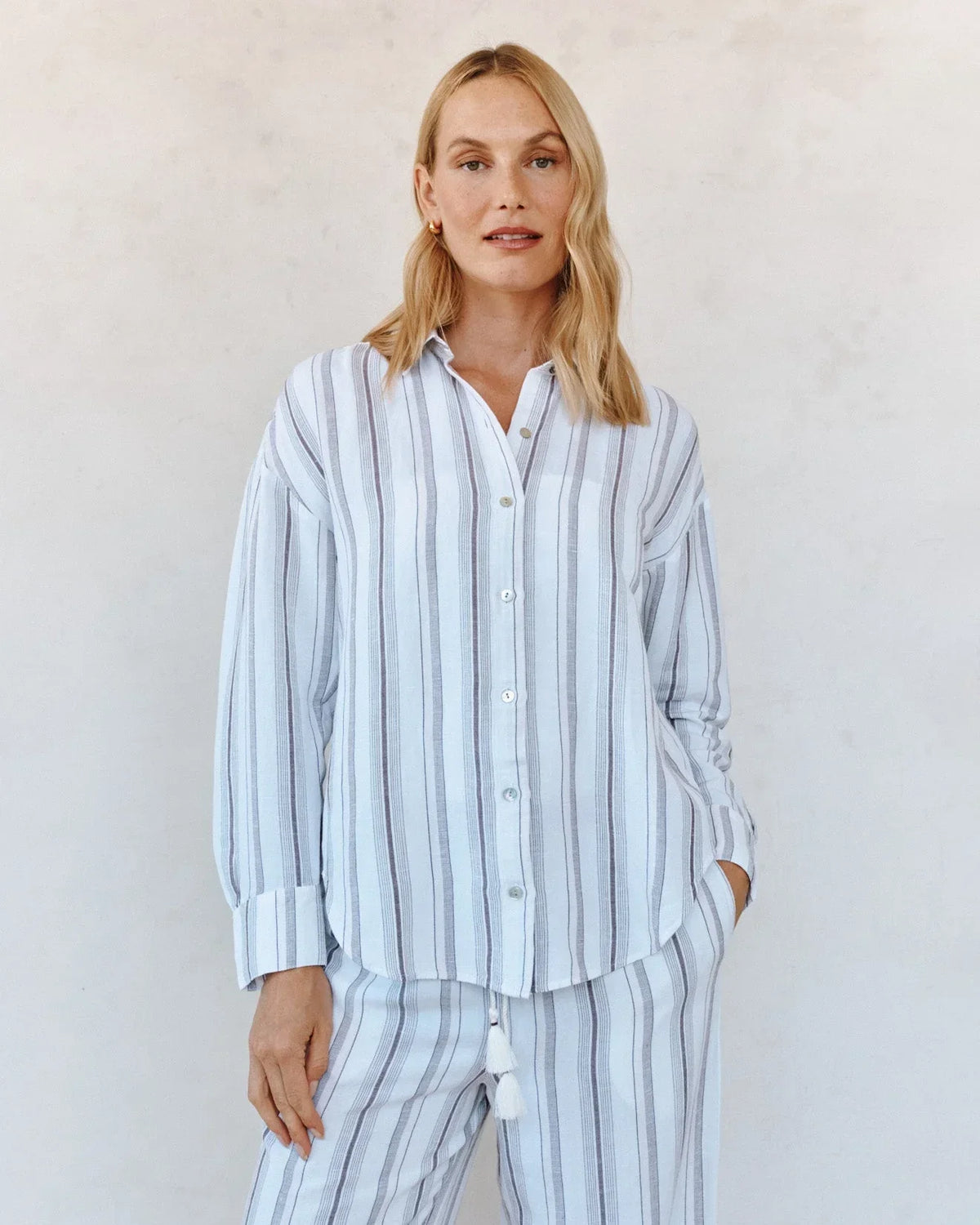 OVERSIZED CLEAN SHIRT