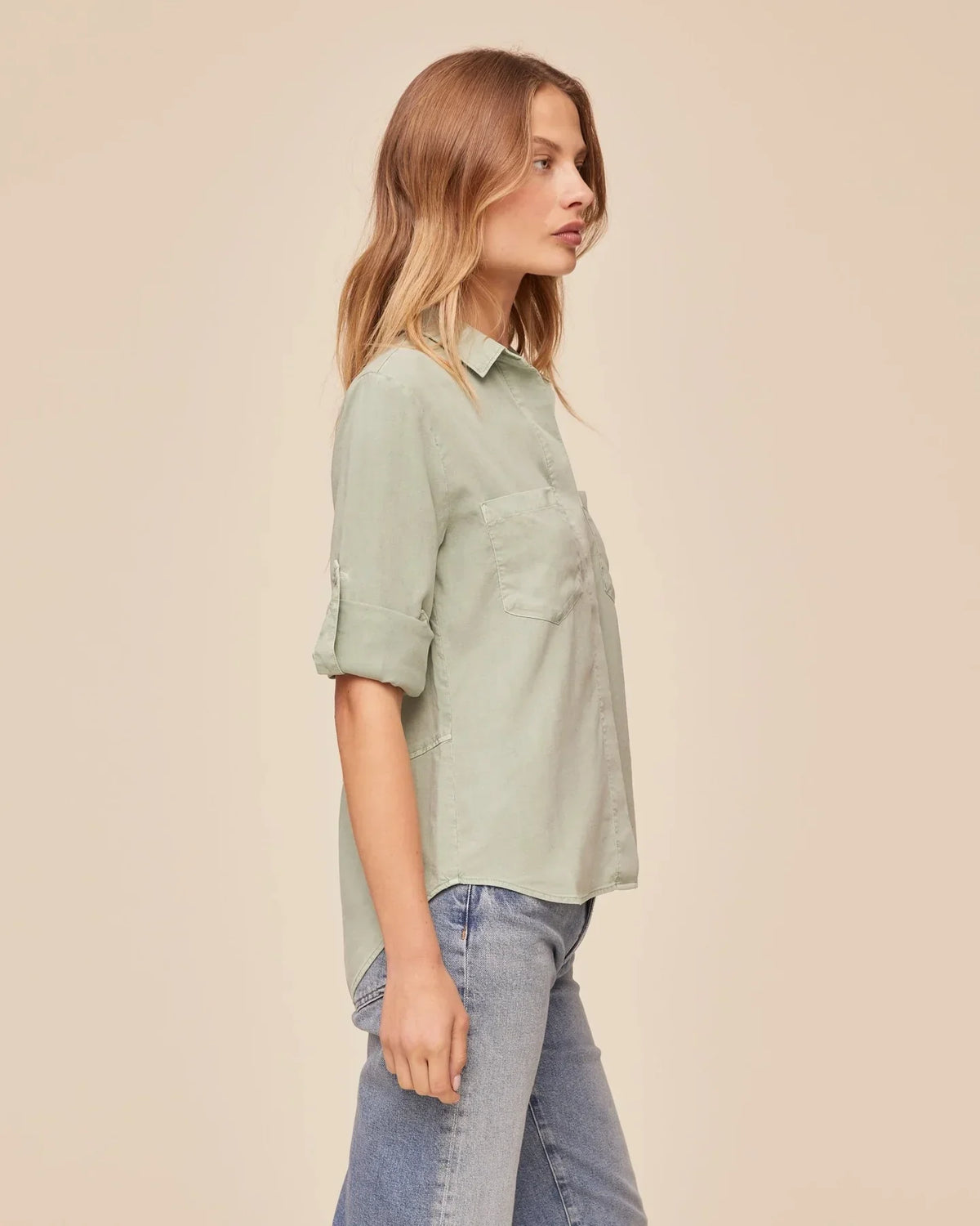 SPLIT BACK BUTTON DOWN