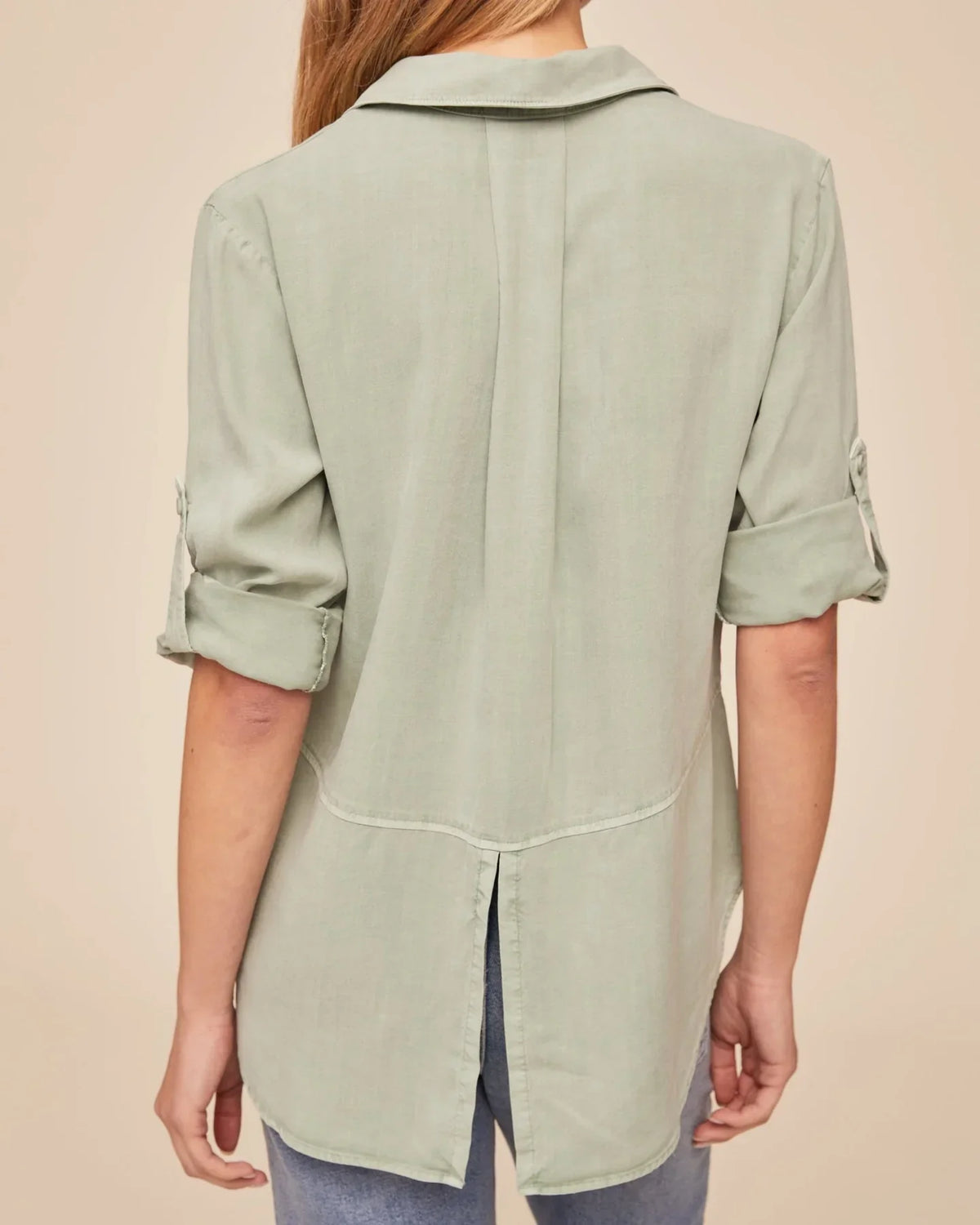 SPLIT BACK BUTTON DOWN